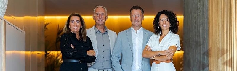 Makelaar in persoonlijk gesprek over wonen in Spanje